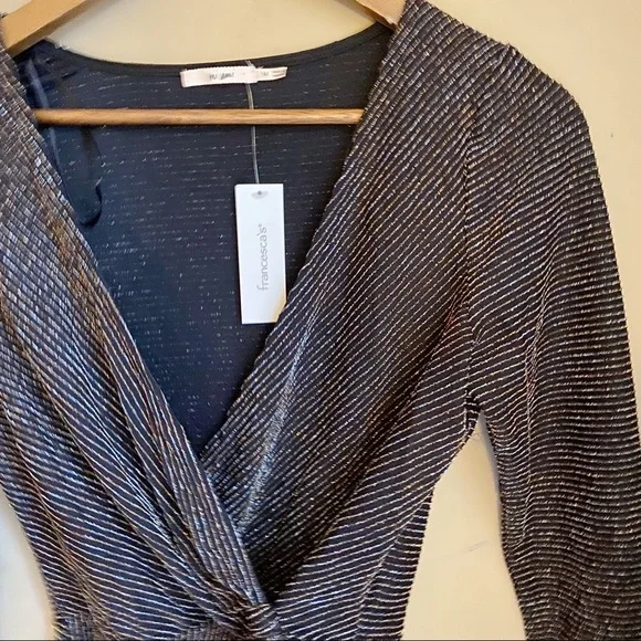 NWT Francesca’s Mia Lurex Twist Front Knit Top | Size Medium - Picture 5 of 10